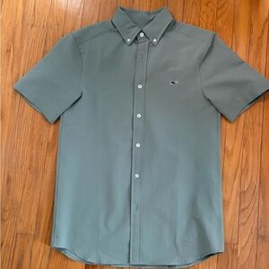 Vineyard Vines Sage Green Casual Button-Down Shirt